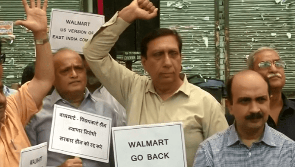 Гендиректор Walmart обратился к американцам: зачем за 5 дней вы купили 330 млн пачек туалетной бумаги?!