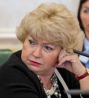 Сенатору Людмиле Нарусовой переплатили пенсию почти на 730 000 рублей
