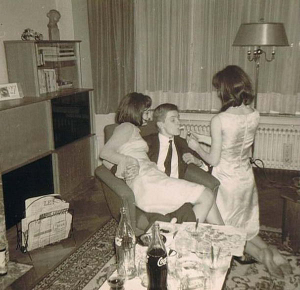 Фотоподпорка мирного времени