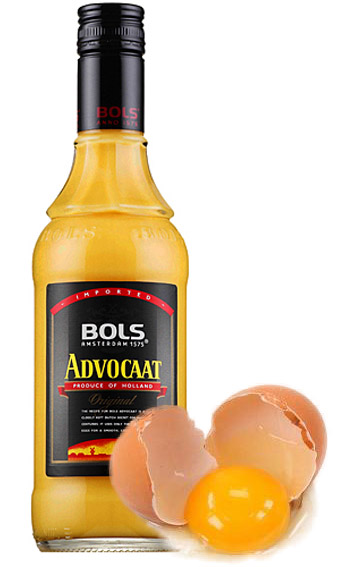 Болс адвокат ликер. Porto flip коктейль iba. Коктейль с бренди. Коньяк с апельсиновым соком. Ликер адвокат.