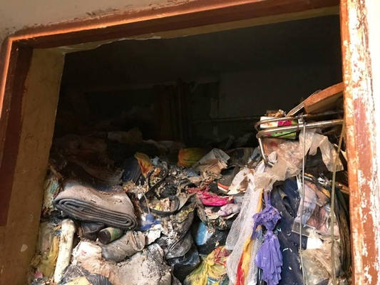 Квартира "Плюшкина" в Лос-Анджелесе, заваленная горами хлама