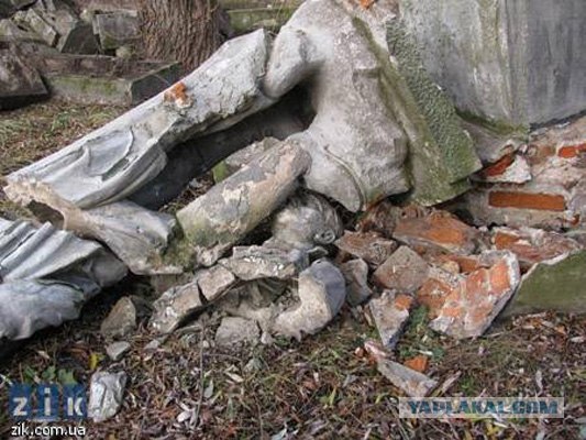 Ошибка при взрыве "Мемориала славы"