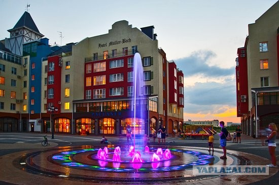 В элитном микрорайоне Краснодара жители используют свои методы борьбы с теми, кто не умеет парковаться