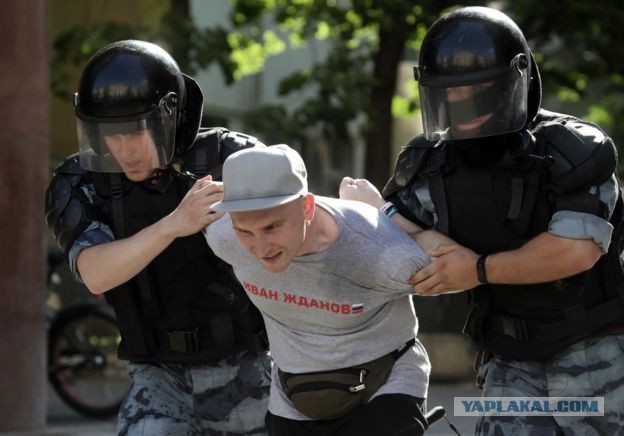 Что показывало российское телевидение, пока в Москве задерживали митингующих
