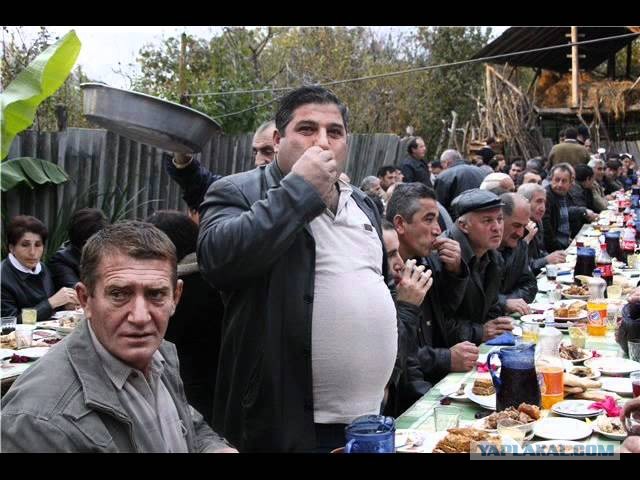 Уходит эпоха домашних застолий, а жаль