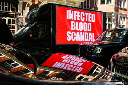 В  Англии 30тыс пациентов были заражены ВИЧ и гепатитом С переливанием крови
