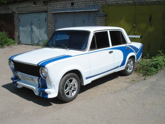 Lada Samara покидает конвейер.