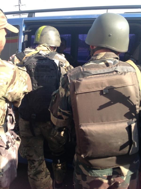 Под Мариуполем идет разведка боем, Тарута просил н