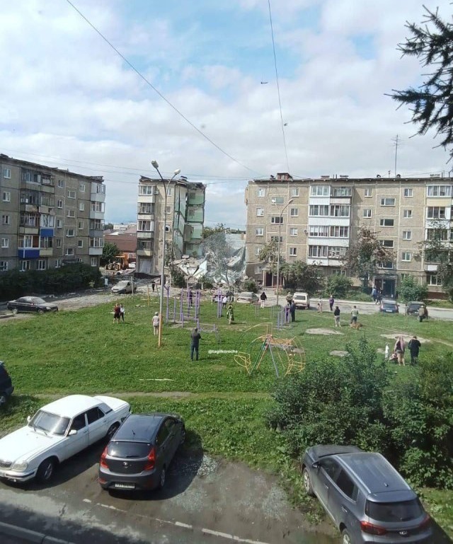В Нижнем Тагиле произошёл взрыв газа. Произошло обрушение части дома