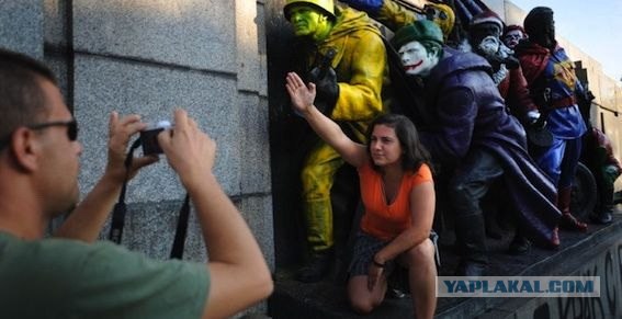 В Болгарии разукрасили памятник советским воинам
