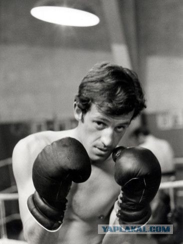 Как прощаются с Jean-Paul Belmondo кубиками со всего мира