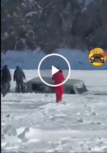 В сети появилось видео, как «буханка» с китайскими туристами утонула на Байкале