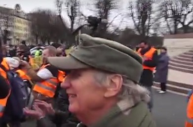 Задержан британский журналист Грэм Филлипс в Риге