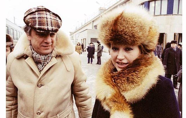 Узнаваемые лица на фото..