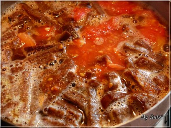 Томатный суп с хлебом