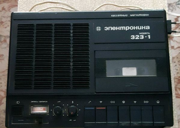 Топ 10 портативных кассетных магнитофонов из прошлого тысячелетия