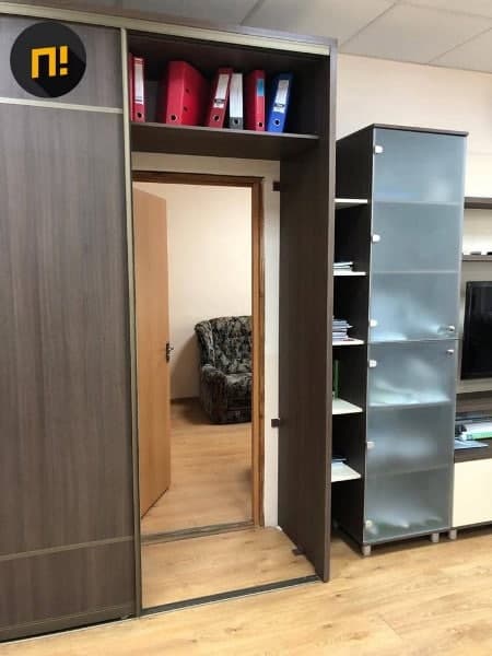 На совещании в Крыму из шкафа неожиданно вышел человек