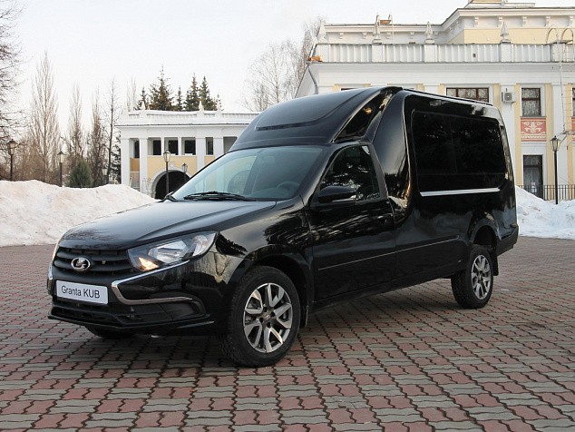 Motor: в России начали продавать катафалк на базе Lada Granta за 2,8 млн рублей