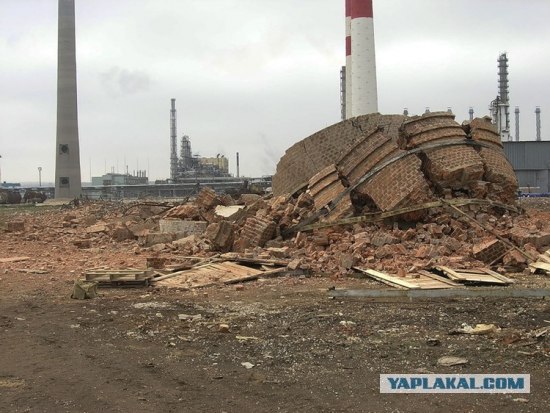 Снос заводских труб