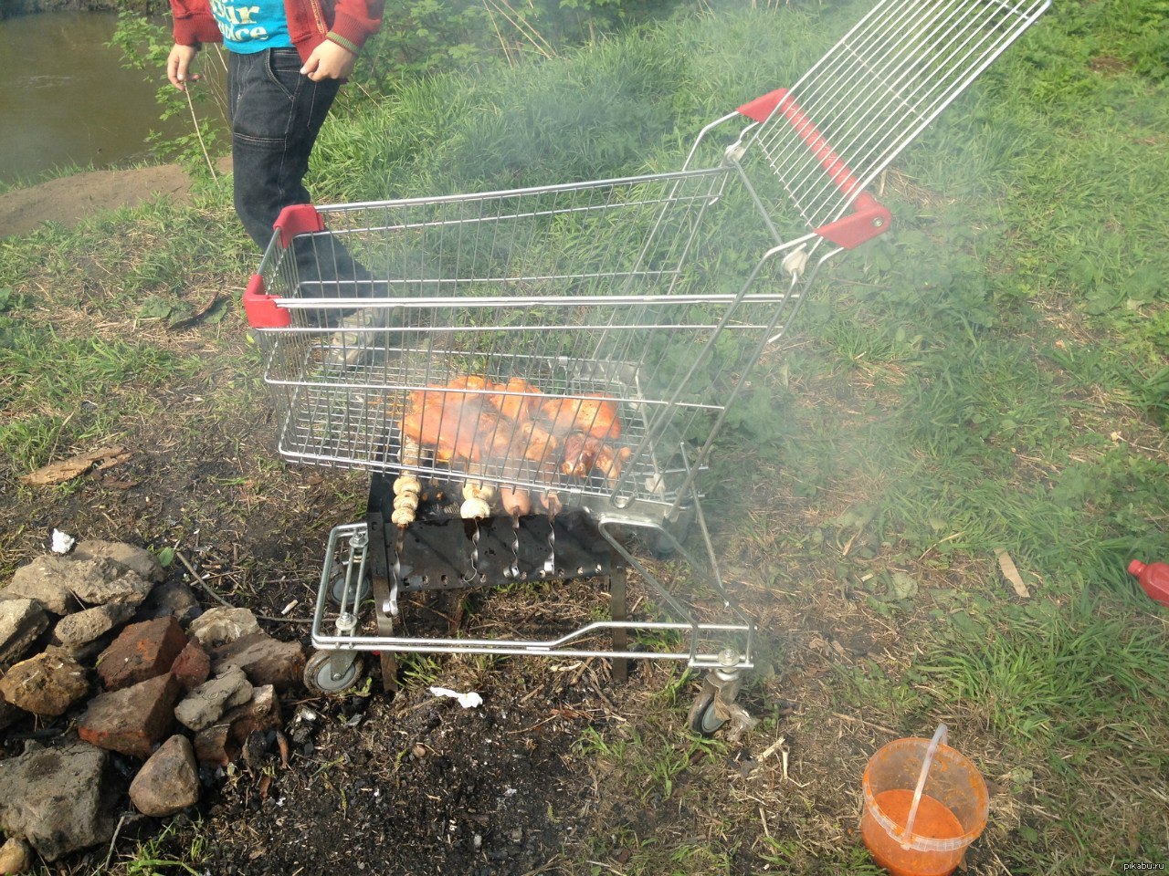 Запретить одноразовые мангалы для шашлыков предложили в Госдуме