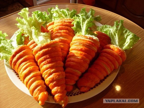 Расселась жоппой в суппе! :)