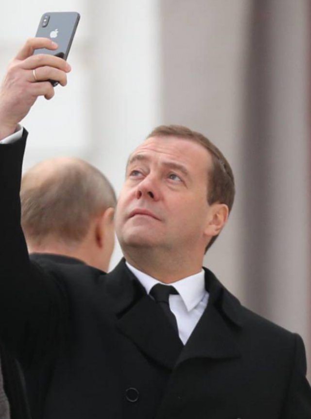Военный телефон из РФ за 2000$ оказался китайским