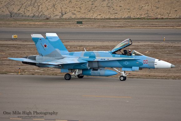 «Я пристраиваюсь в хвост Су-35 и говорю: зачем тратить ракету, если есть пушка»