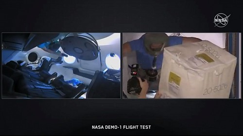 SpaceX запускает космический корабль Сrew Dragon