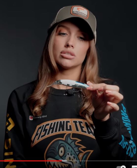 24 марта Pornhub вручил ежегодную награду для актрис и актёров Pornhub Awards. Русские порноактрисы — первые в 5 номинациях