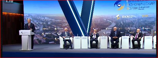 Победная поступь идиотизма по планете – том 15