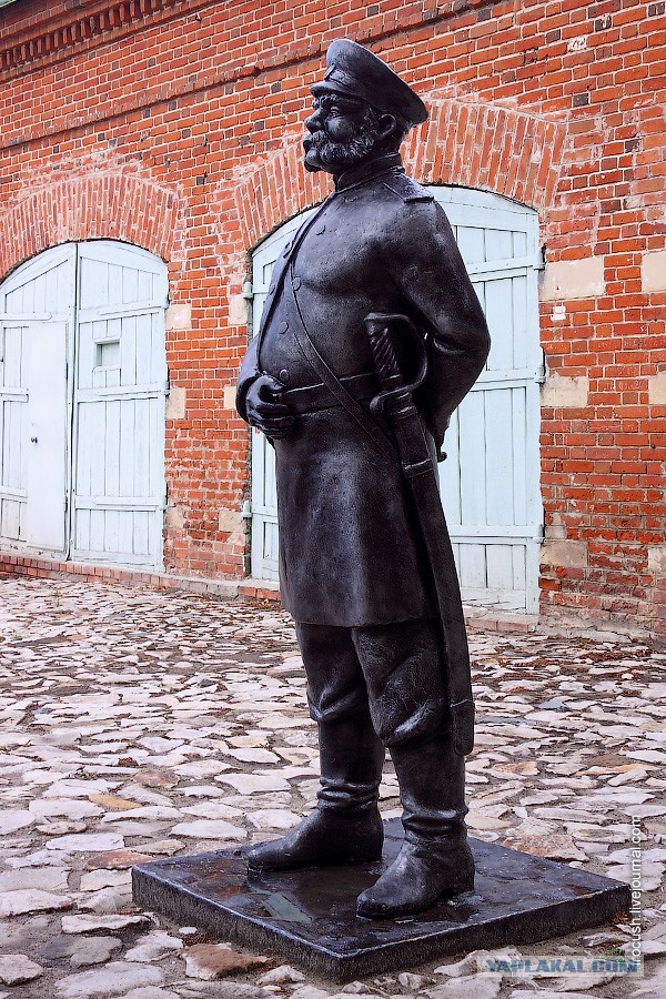 10 самых веселых памятников в России