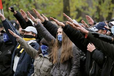 Латвия 2012: травля отмечающих 9 мая