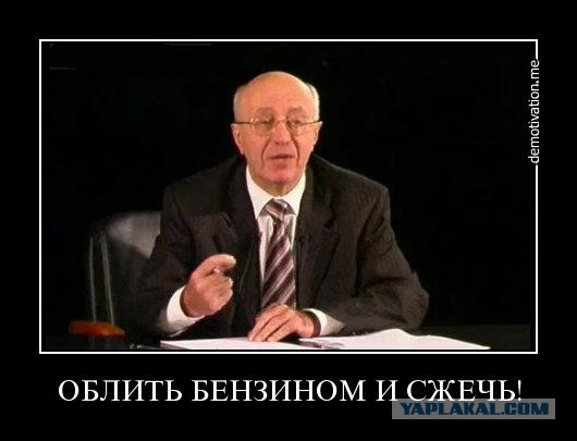 Мать жестоко избивала двухлетнего ребенка "за слова отца" и записывала на видео