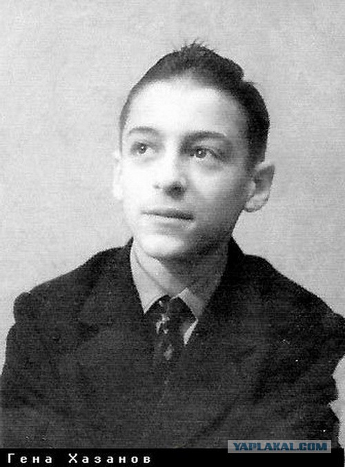 Знаменитости в детстве. Фото из домашних архивов