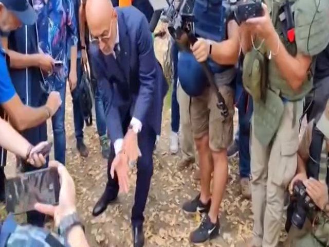 В Херсон начала прибывать вода и на улицы города вышли бобры.