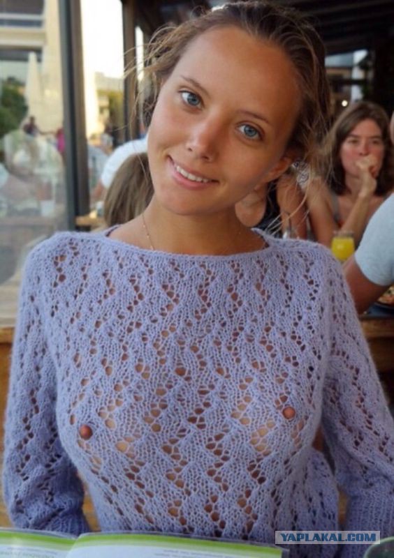 Девушки без бюстгальтеров