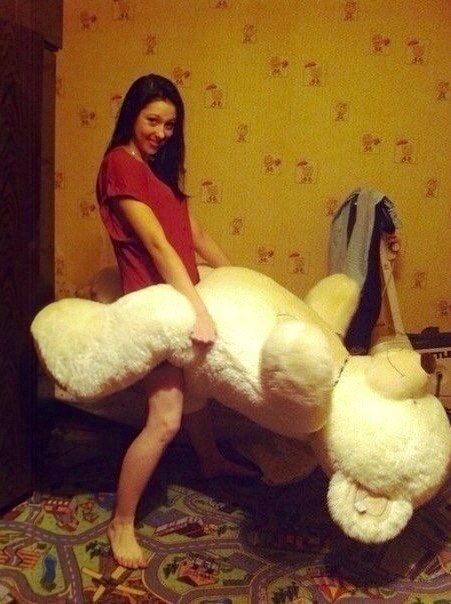 Мишки любят девушек