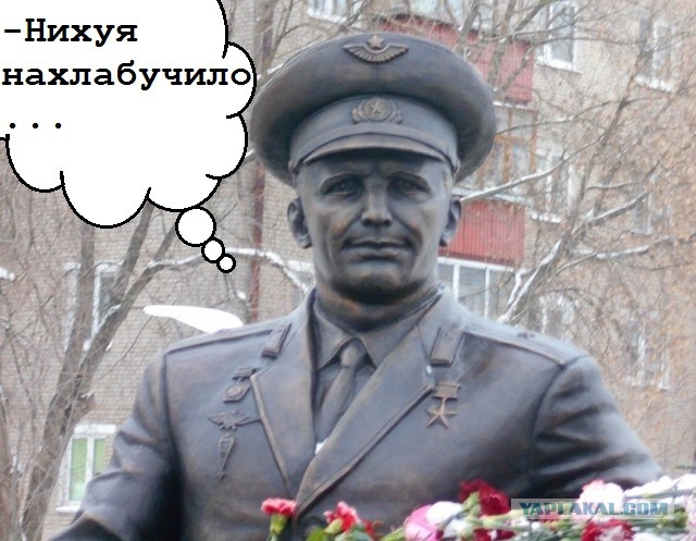 В Ухте спустя 4 дня демонтировали памятник десантнику