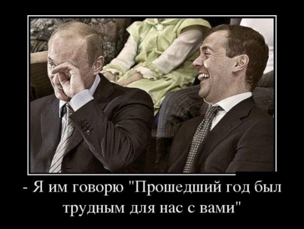 Капитализм по российски - на фоне избытка молока производители молочной продукции его не покупают и продолжают завышать цены