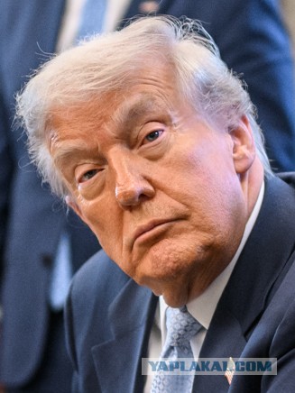 Трамп обсуждает бомбардировки Ирана сам с собой