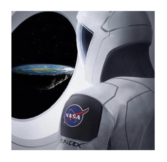 Тем временем, новая подборка снимков от миссии Artemis II, которая сегодня преодолела половину пути к своей цели