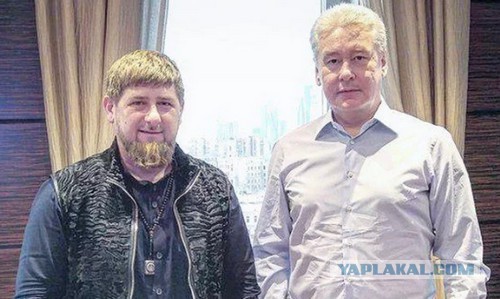 Глава Чечни Рамзан Кадыров пообещал «ломать пальцы и вырывать языки» за оскорбительные комментарии в соцсетях.