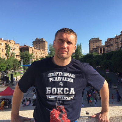 У водителя мерседеса А084ОА198 весеннее обострение