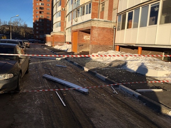 Притончик гонит самогончик