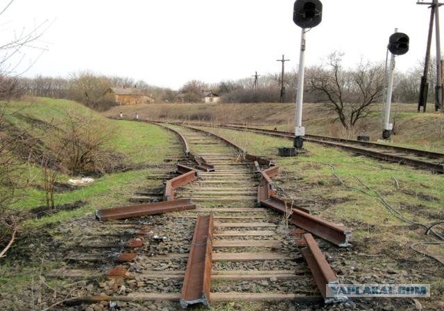 В  Еленовке  (  ДНР )   появилась стелла  " РОССИЯ "