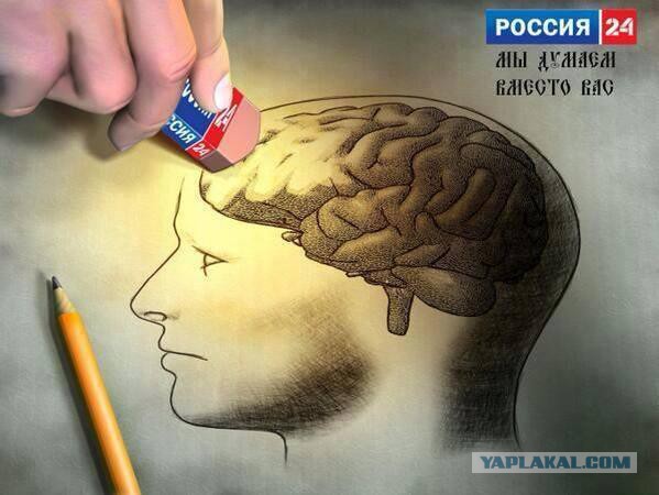 Полиция задержала женщину за желто-синий шарфик