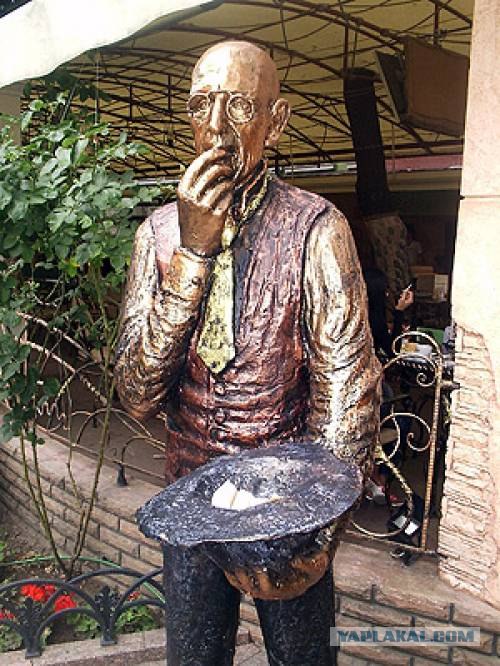 Киса воробьянинов просит милостыню на французском картинки