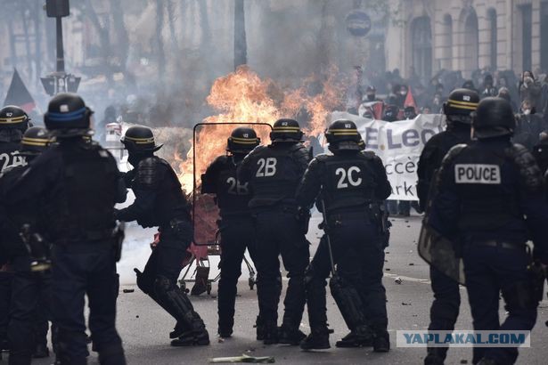 Хаос в Париже