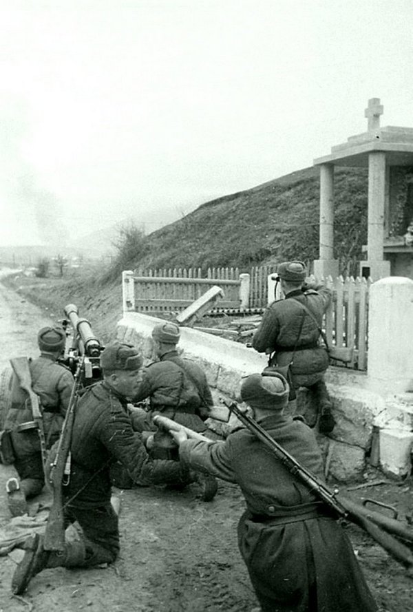"Боги войны" - Советская артиллерия в годы Великой Отечественной войны