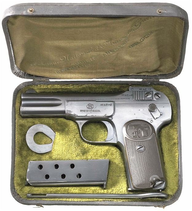 Пистолет Colt Model 1903 Pocket Hammerless - шедевр оружейной эстетики.